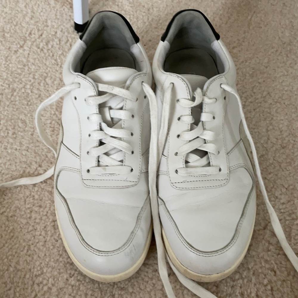 Everlane Court sneaker (size 10)